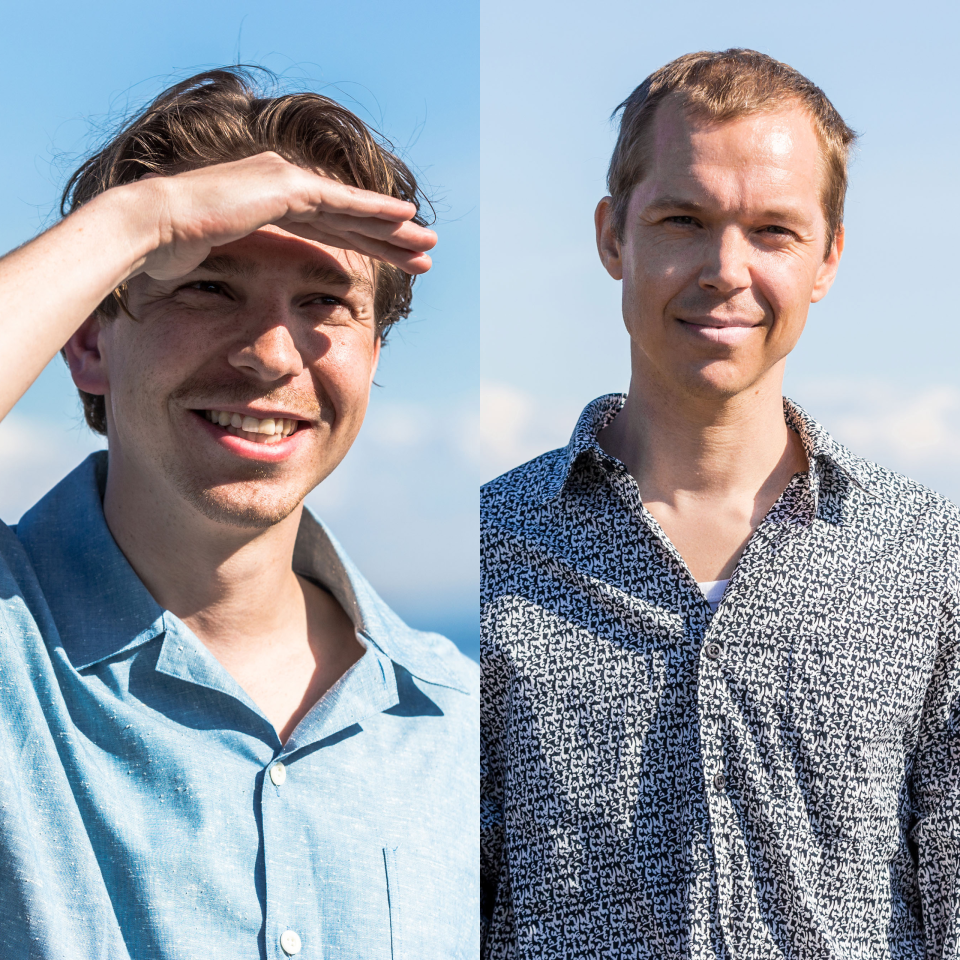 Kollage av två bilder på Tom Rejström och Jonas Welander som står ute i solen med blå himmel i bakgrunden.